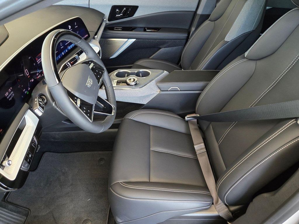 2027 Cadillac OPTIQ LUXURY 照片 10