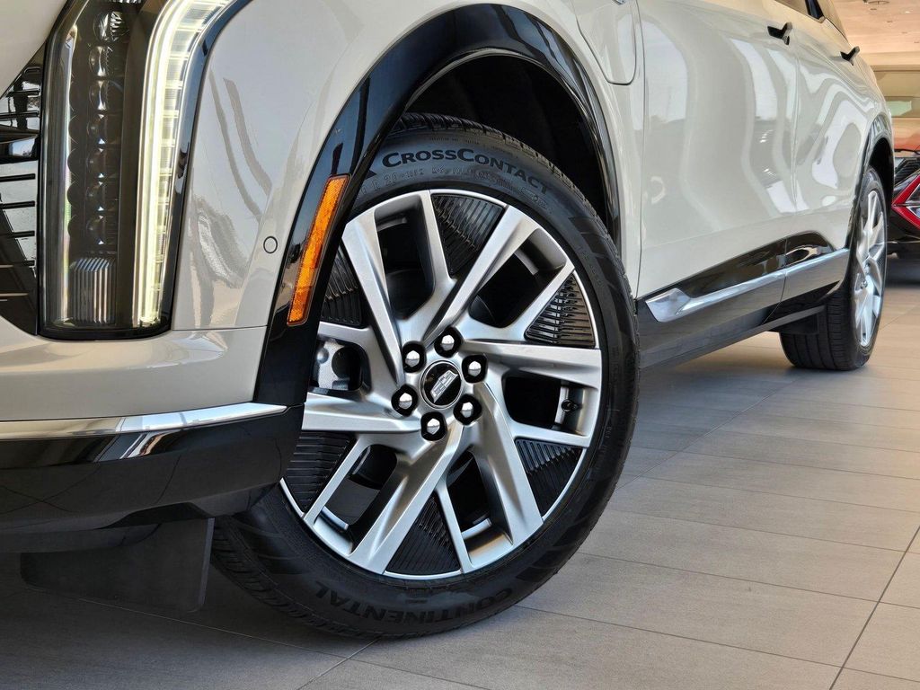2027 Cadillac OPTIQ LUXURY 照片 7