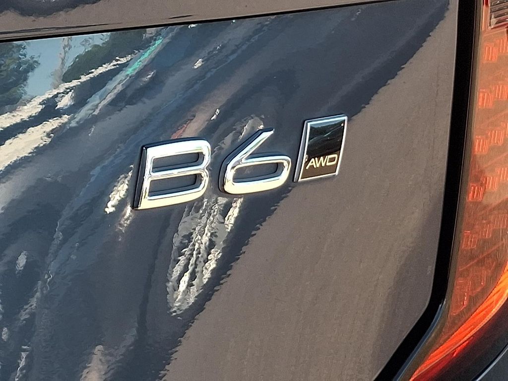 2025 Volvo XC90 B6 PLUS 7-SEATER thumbnail 34