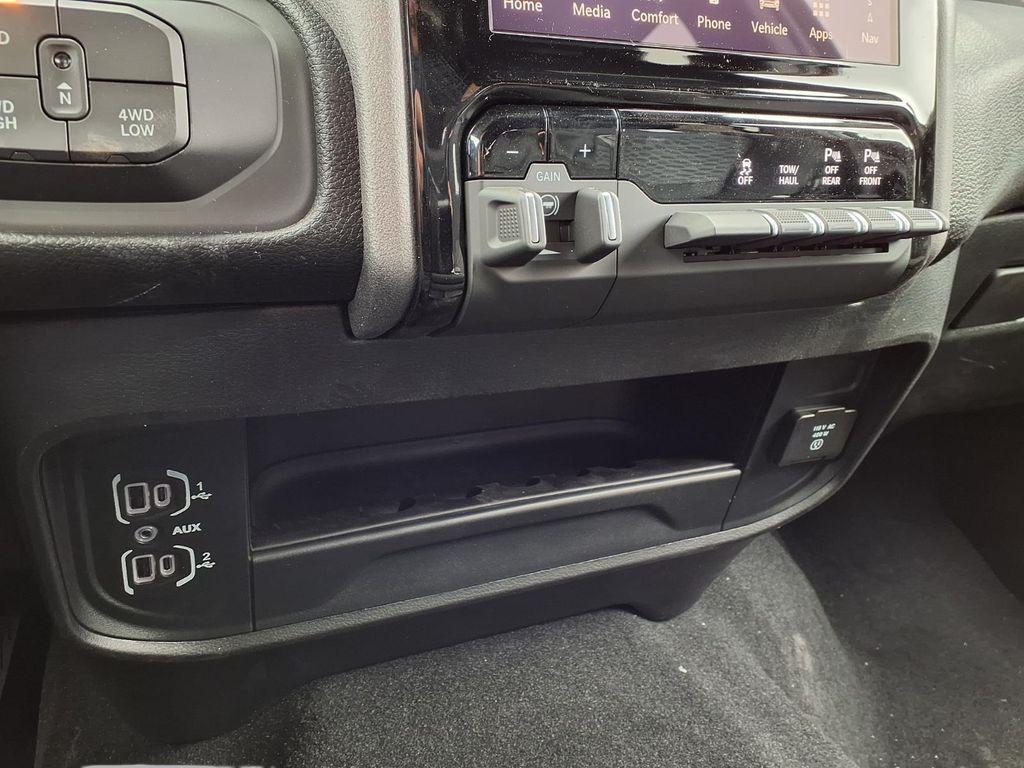 صورة مصغرة 11 لـ 2026 RAM 2500 TRADESMAN CREW CAB 4X4 6'4' BOX