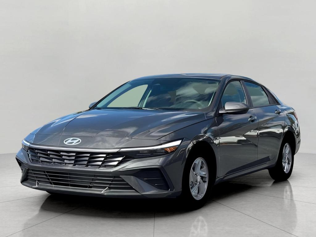 New 2026 Hyundai ELANTRA SE