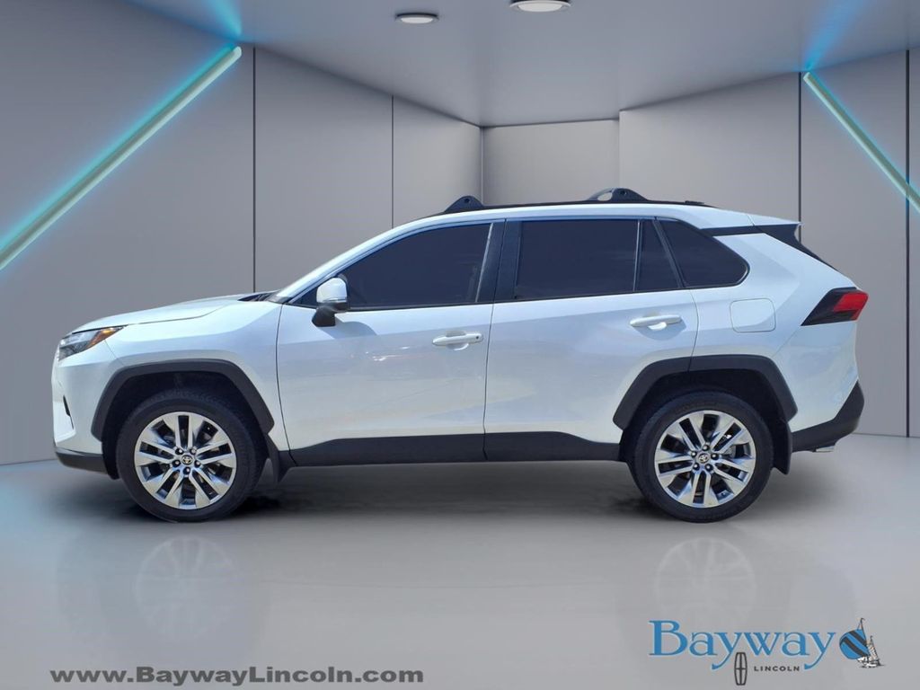 TOYOTA RAV4 - 8