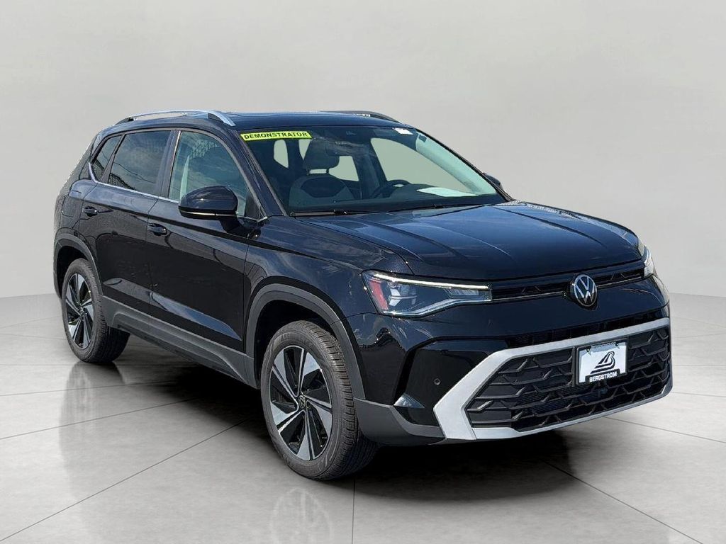 New 2025 Volkswagen Taos 1.5T SE
