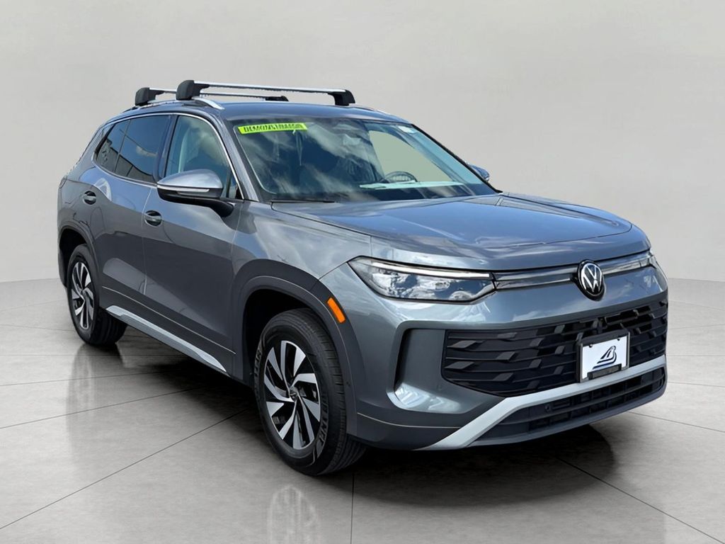 New 2025 Volkswagen Tiguan 2.0T S 4MOTION