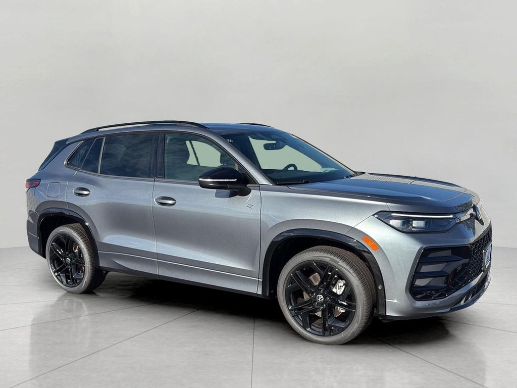 New 2026 Volkswagen Tiguan 2.0T SE R-Line Black 4MOTION