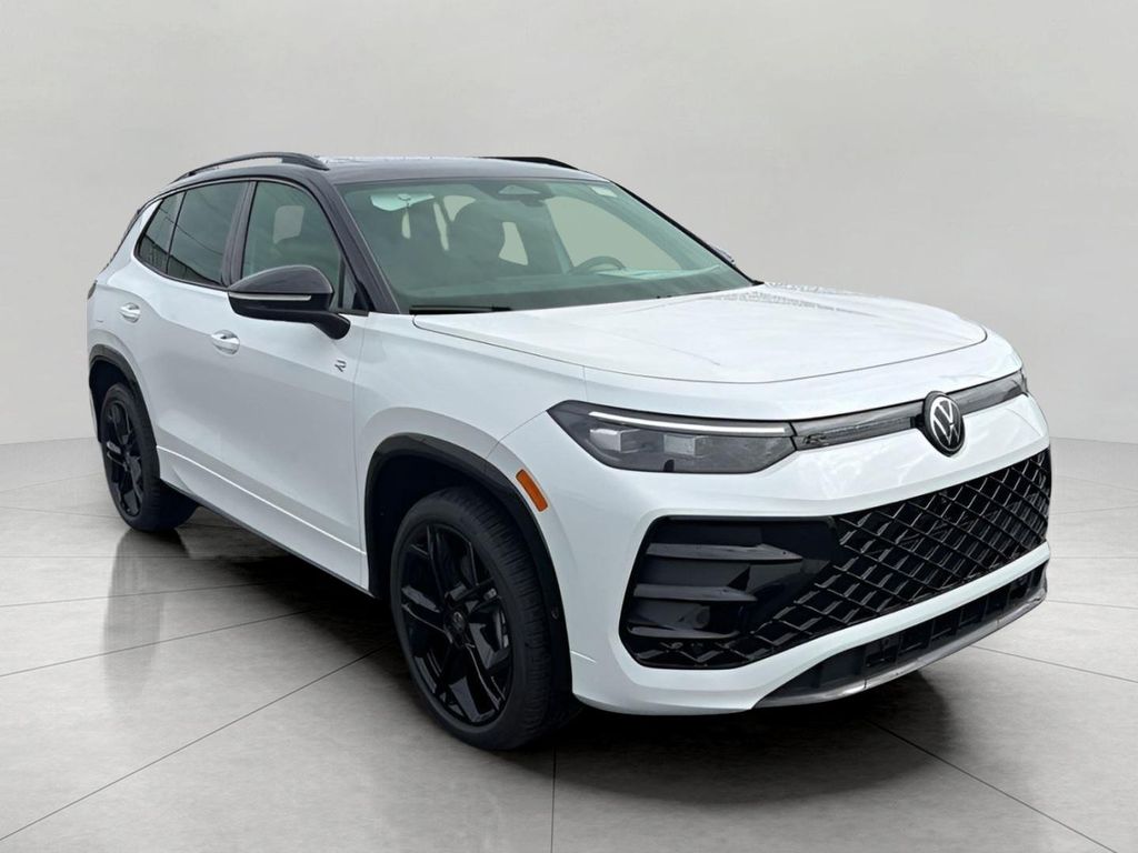 New 2026 Volkswagen Tiguan 2.0T SE R-Line Black 4MOTION
