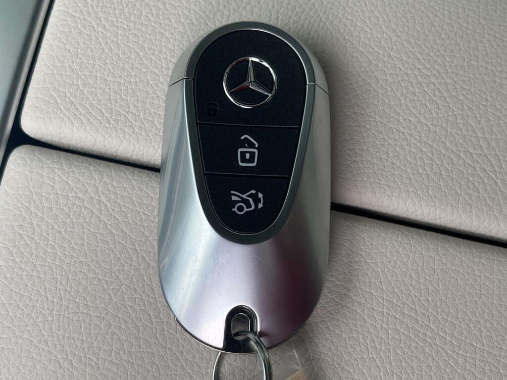 2026 Mercedes-BENZ C-CLASS — фото 4