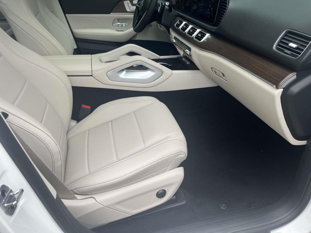 2026 Mercedes-BENZ GLE — миниатюра 21