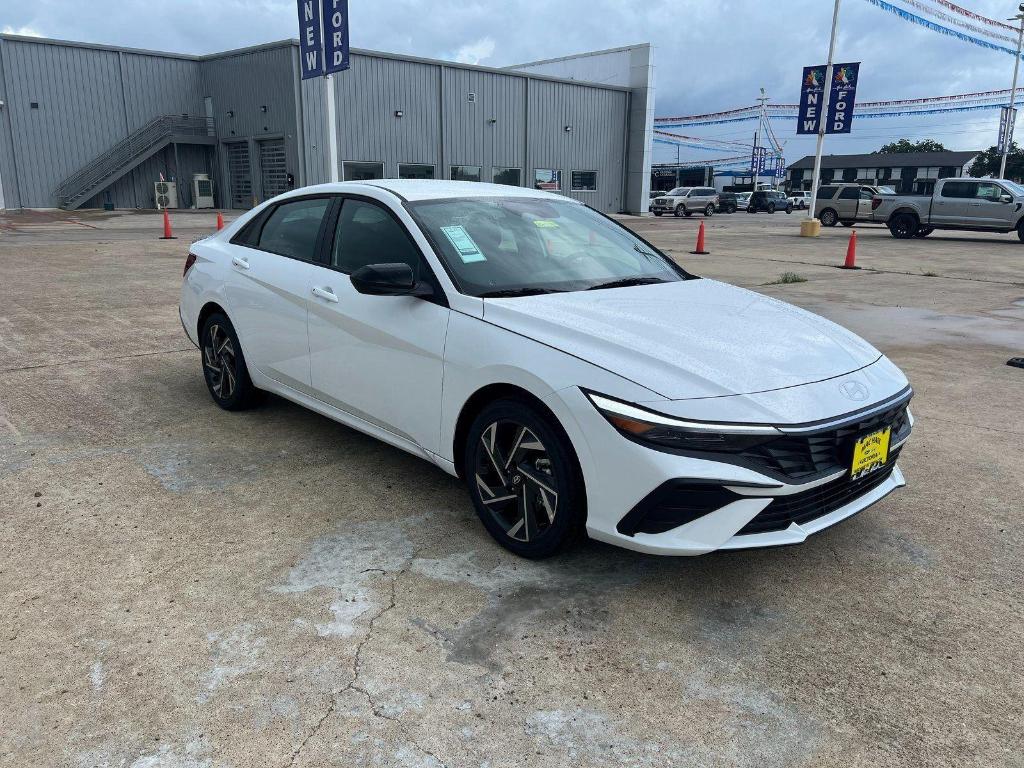 New 2025 Hyundai ELANTRA HEV SEL
