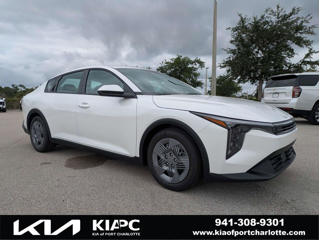 New 2026 Kia K4 LX