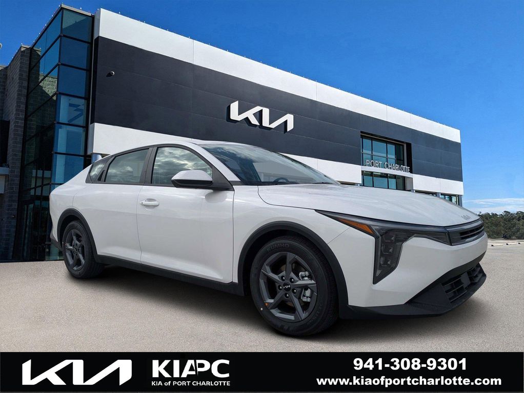 New 2026 Kia K4 LXS