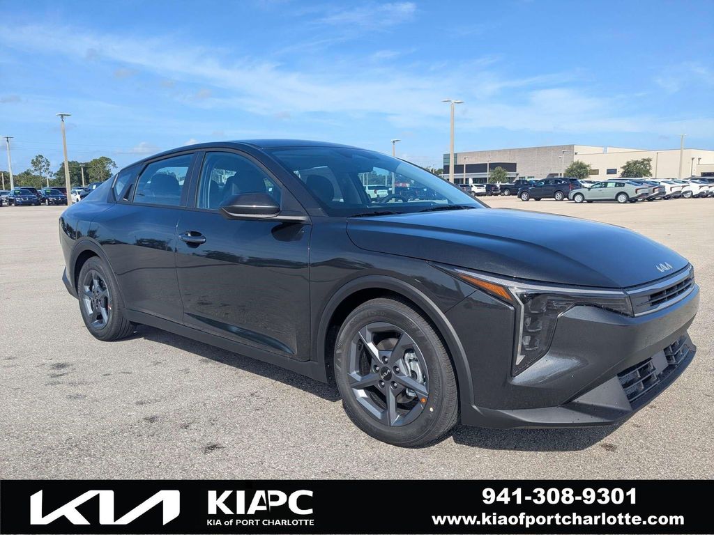 New 2026 Kia K4 LXS