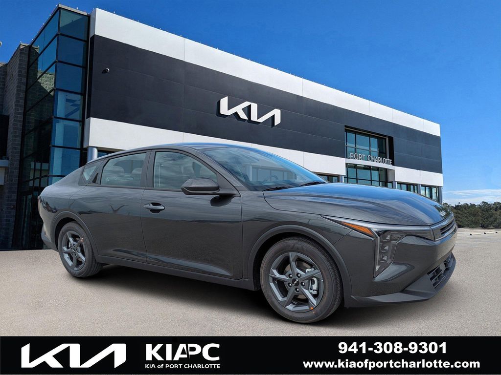 New 2026 Kia K4 LXS