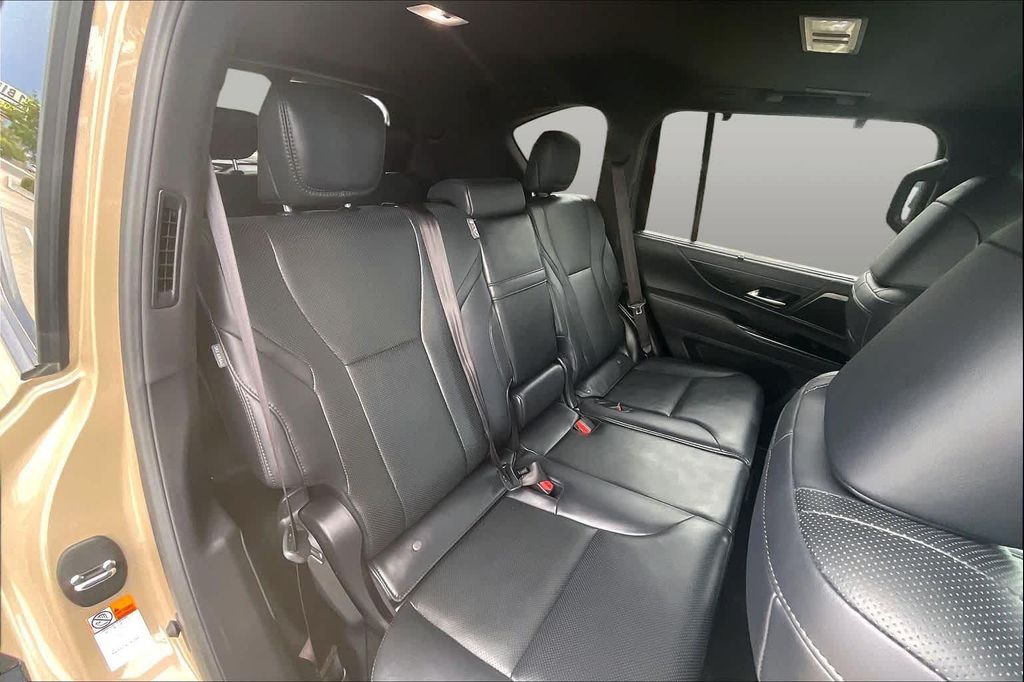 صورة مصغرة 18 لـ 2025 Lexus LX 700H OVERTRAIL