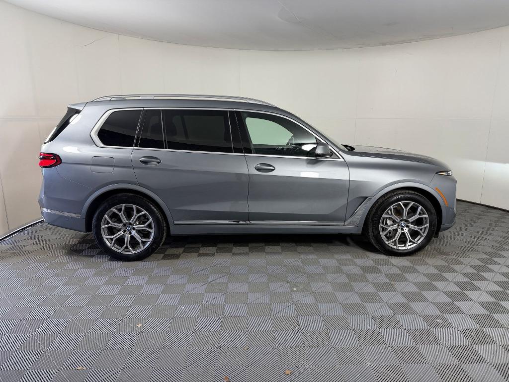 صورة 8 لـ 2024 BMW X7 XDRIVE40I