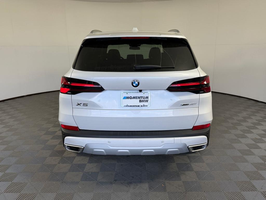 صورة 10 لـ 2026 BMW X5 XDRIVE40I