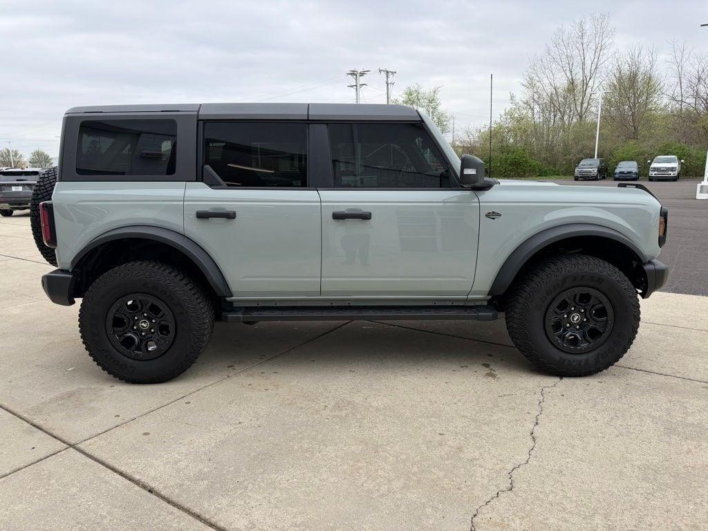 FORD BRONCO - 4