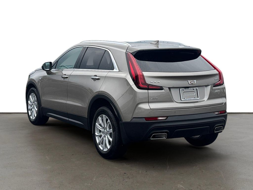 2023 Cadillac XT4 LUXURY photo 3