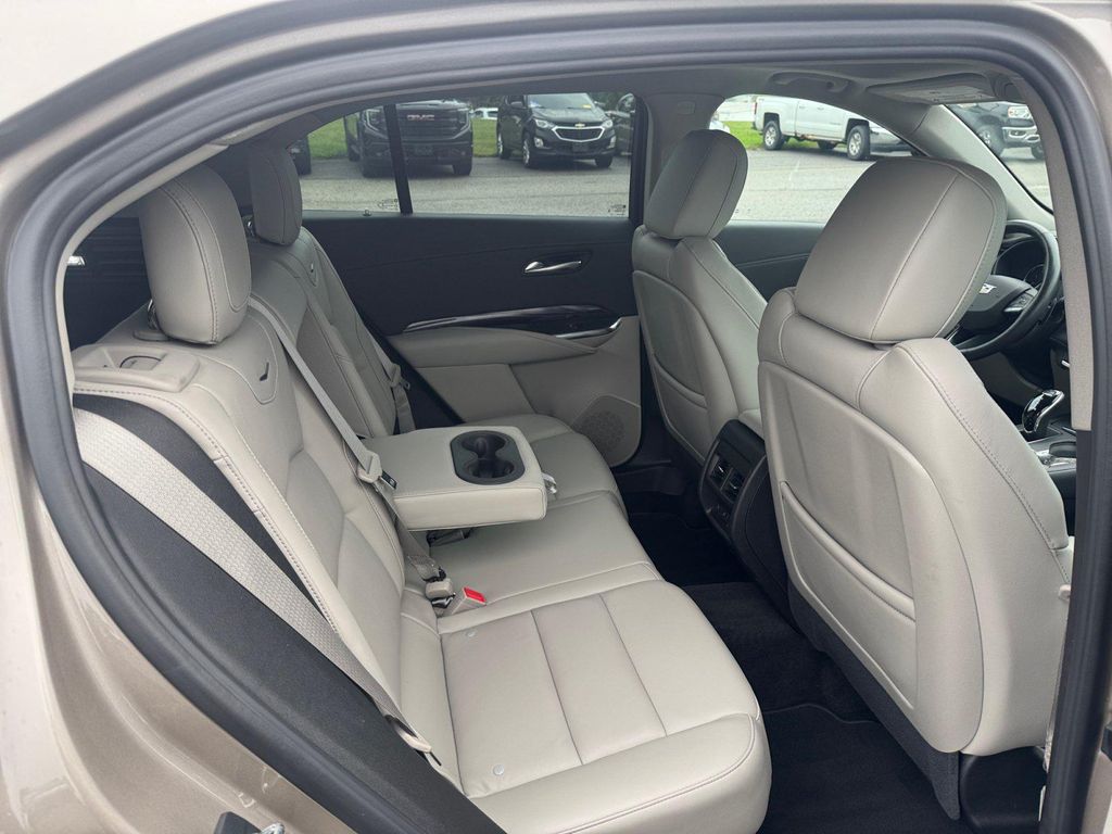 2023 Cadillac XT4 LUXURY photo 18