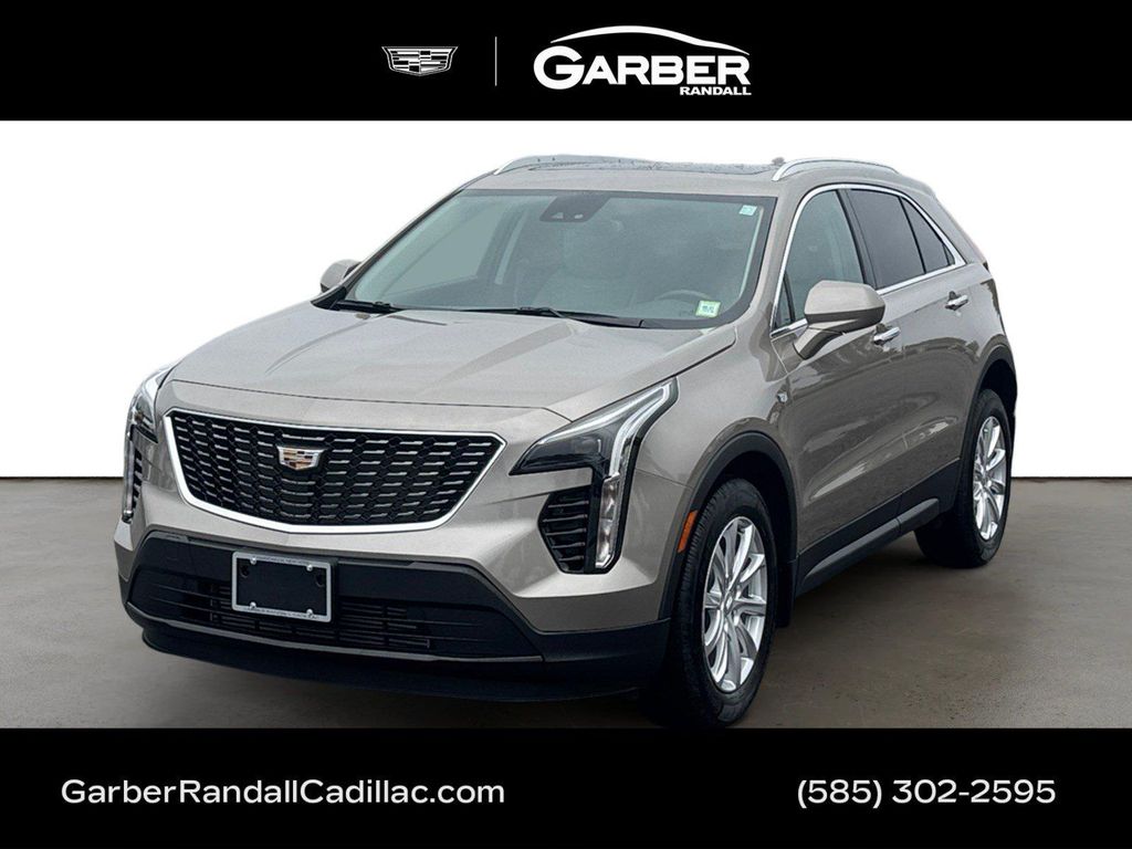 2023 Cadillac XT4 LUXURY photo 1