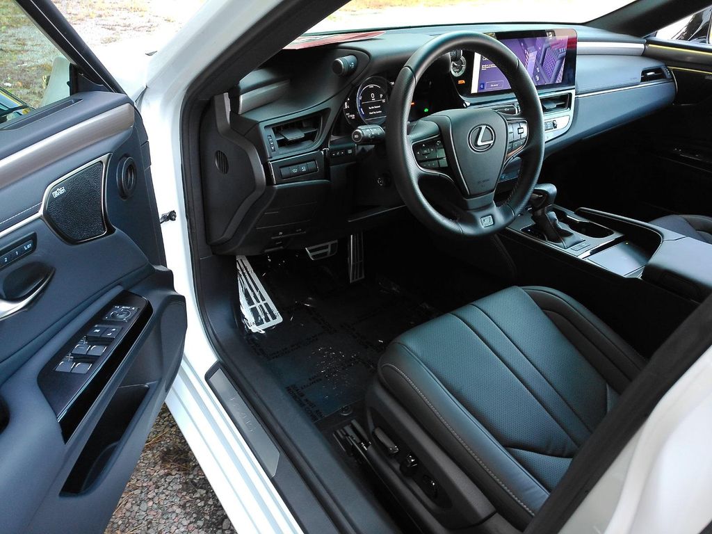 2025 Lexus ES 300H F SPORT HANDLING — миниатюра 33