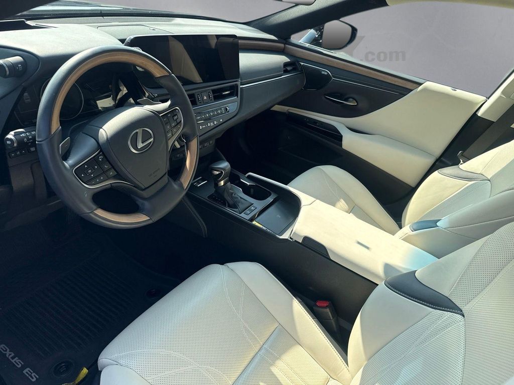 2024 Lexus ES 300H ULTRA LUXURY — фото 3