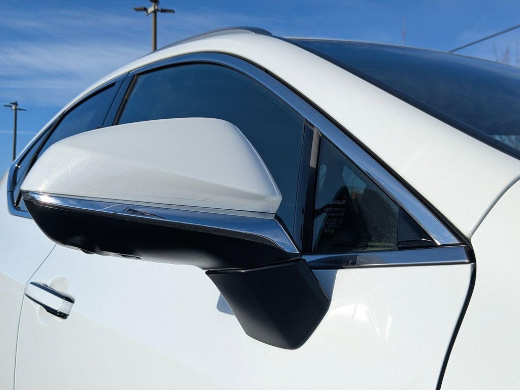 صورة مصغرة 11 لـ 2026 Lexus NX 450H+ PREMIUM