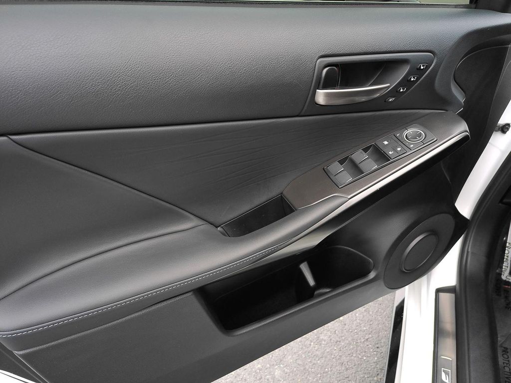 2024 Lexus IS 350 F SPORT — миниатюра 23