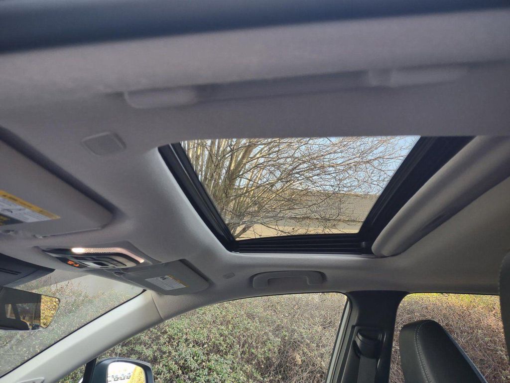 TOYOTA COROLLA CROSS - 10