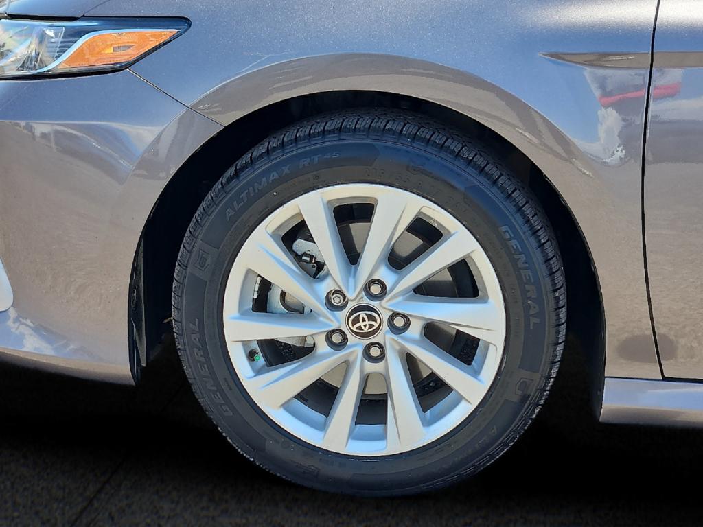 TOYOTA CAMRY LE - 7