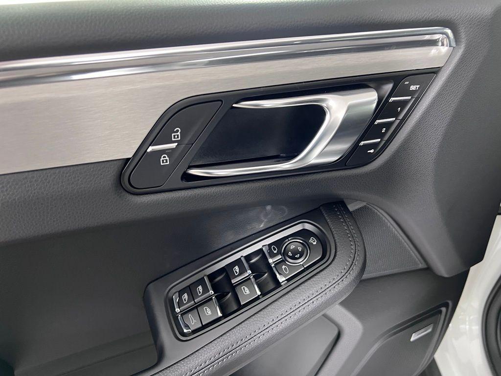 صورة مصغرة 23 لـ 2026 Porsche MACAN BASE