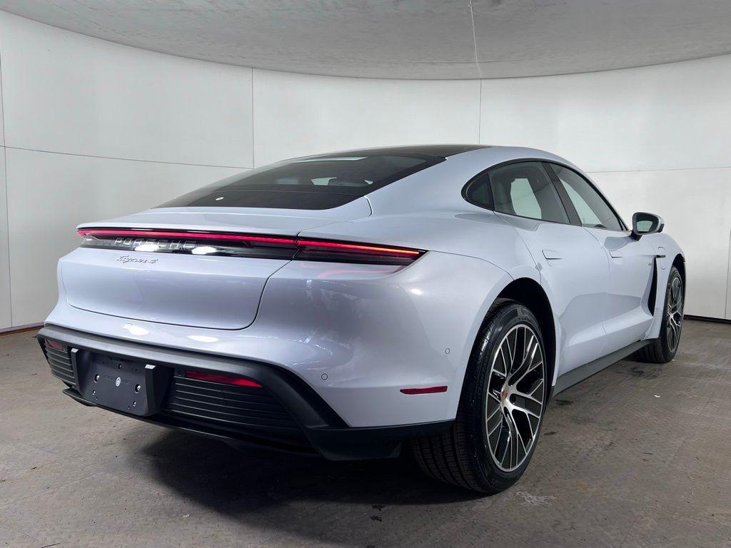 صورة 7 لـ 2026 Porsche TAYCAN 4