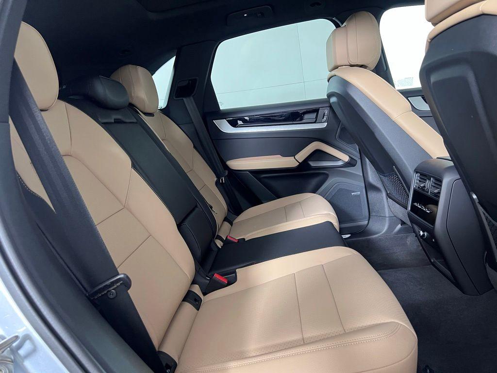 2026 Porsche CAYENNE BASE — миниатюра 22