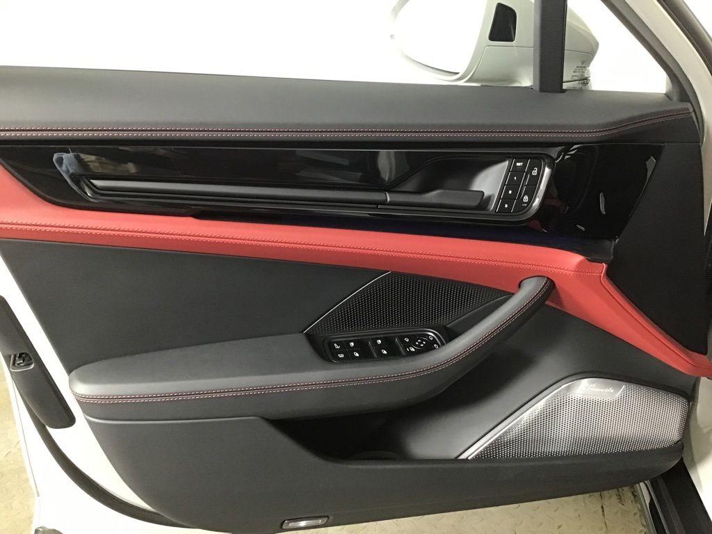 2026 Porsche PANAMERA TURBO S 照片 26
