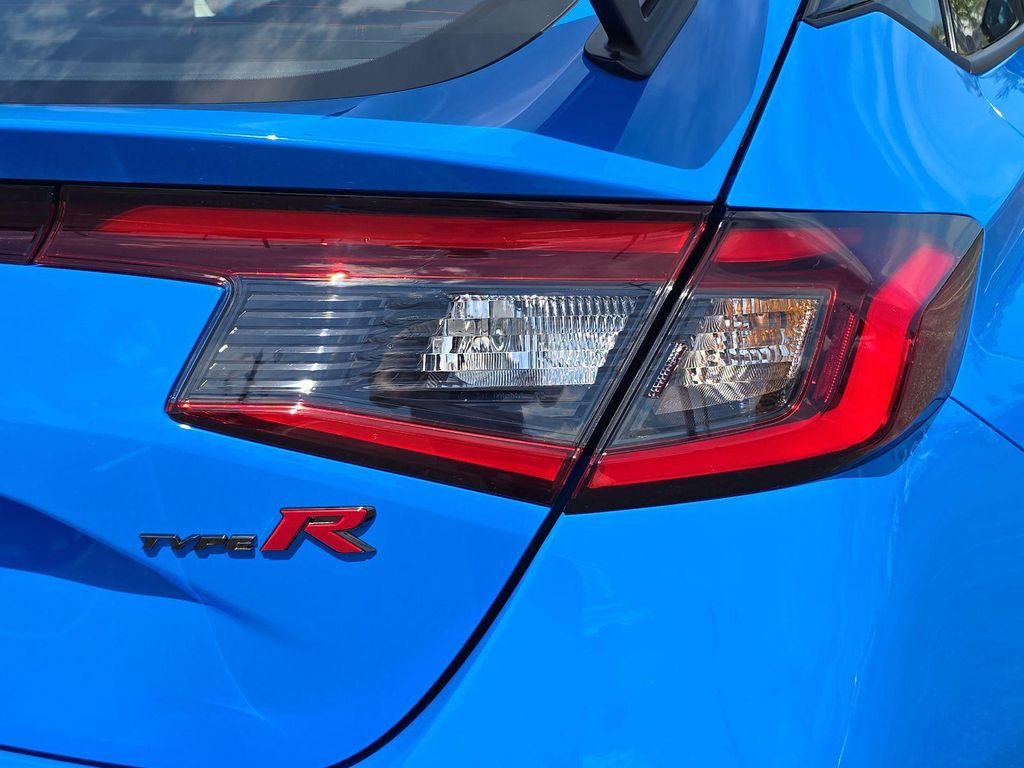 صورة 8 لـ 2026 Honda CIVIC TYPE R