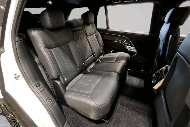 صورة 28 لـ 2025 LAND Rover RANGE ROVER P530 SE 7 SEAT