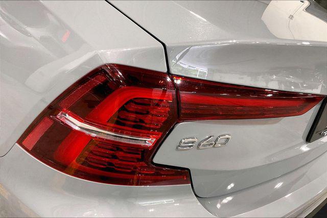 صورة مصغرة 32 لـ 2024 Volvo S60 RECHARGE PLUG-IN HYBRID T8 PLUS DARK THEME