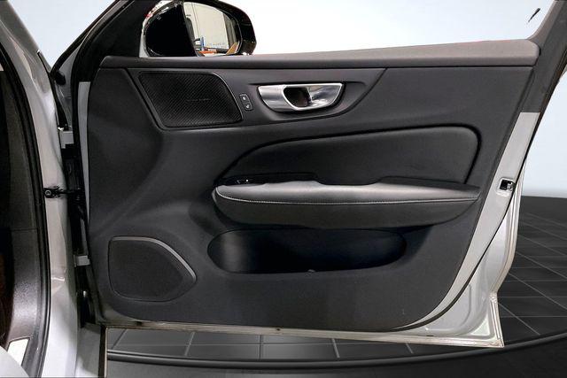 صورة مصغرة 26 لـ 2024 Volvo S60 RECHARGE PLUG-IN HYBRID T8 PLUS DARK THEME