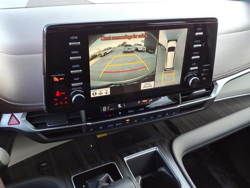TOYOTA SIENNA - 6