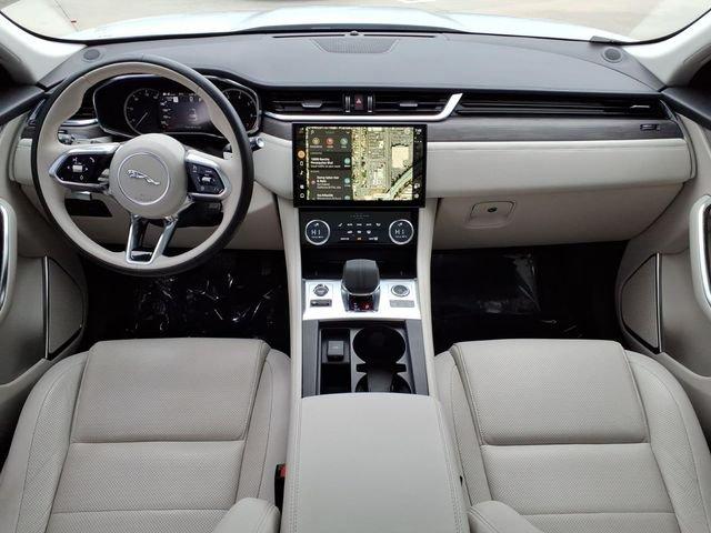 صورة 4 لـ 2023 Jaguar F-PACE S