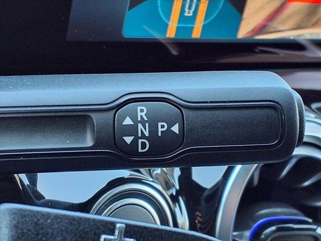 MERCEDES-BENZ GLA - 10