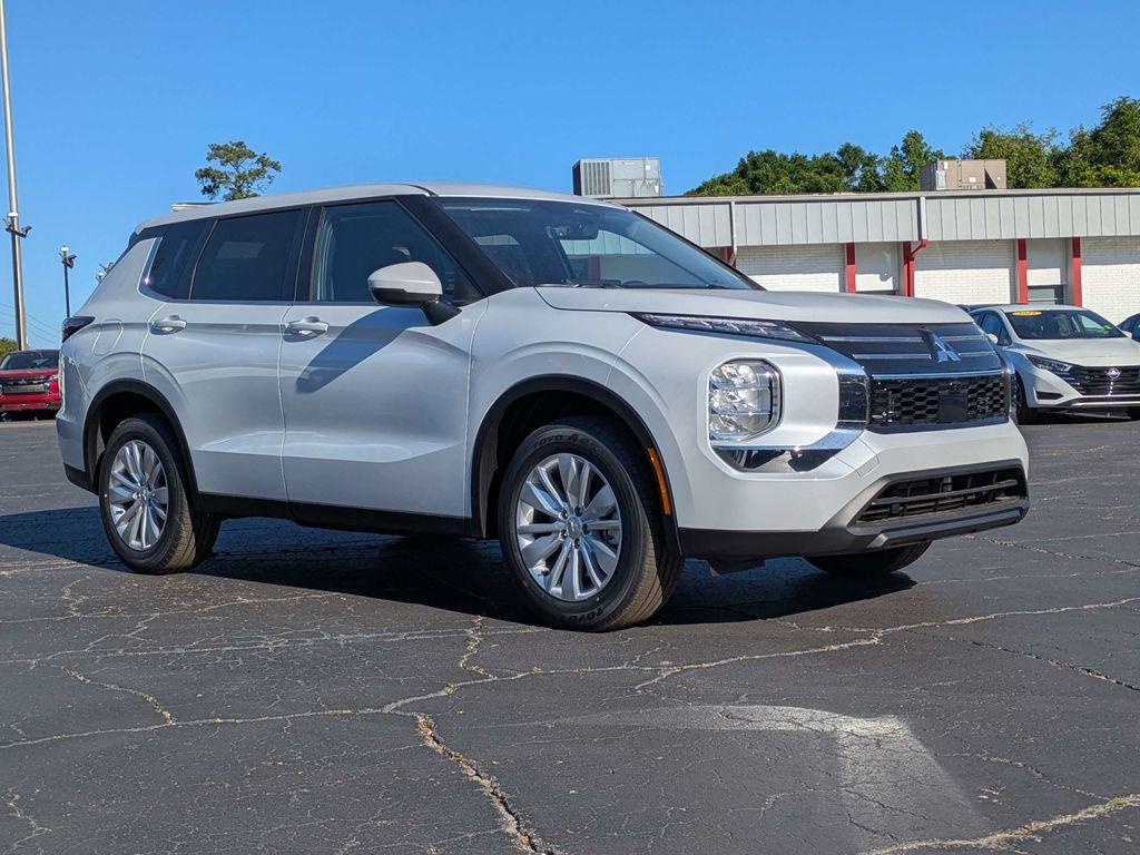 New 2026 Mitsubishi Outlander ES