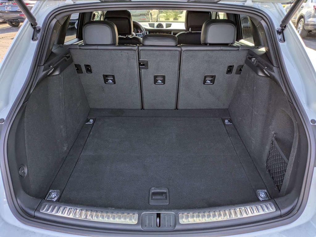صورة مصغرة 13 لـ 2024 Porsche MACAN BASE