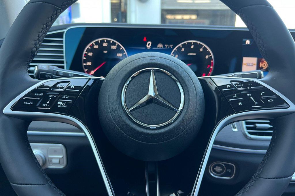 صورة 10 لـ 2026 Mercedes-BENZ GLE