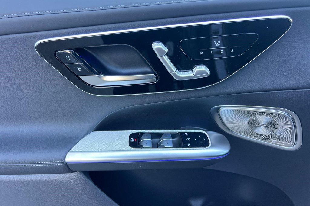 2026 Mercedes-BENZ GLC — миниатюра 13