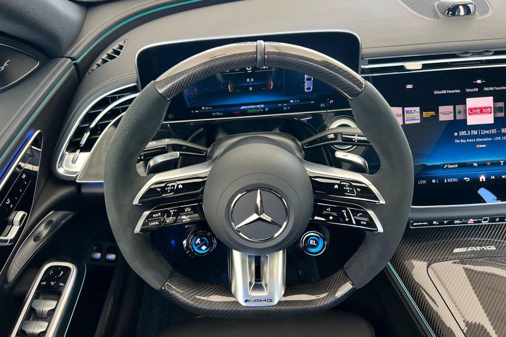 صورة 10 لـ 2026 Mercedes-BENZ AMG E 53 E 4MATIC+