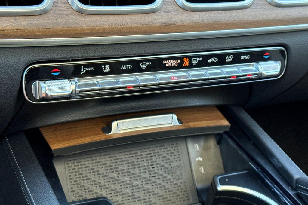 2026 Mercedes-BENZ GLS 缩略图 18