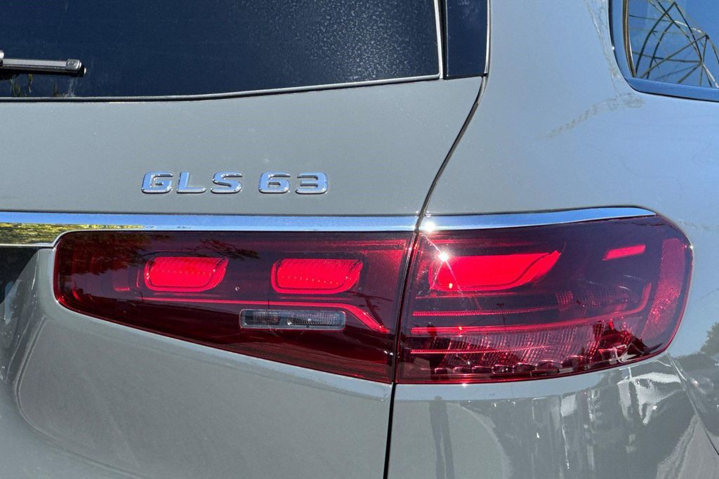 صورة مصغرة 25 لـ 2026 Mercedes-BENZ AMG GLS 63 BASE