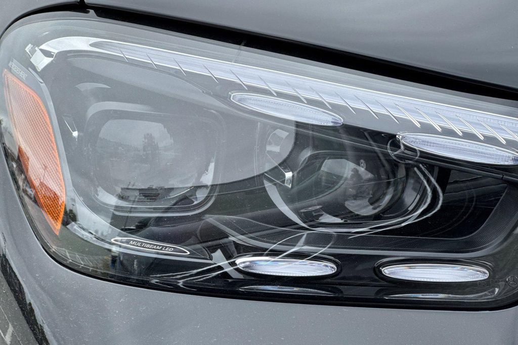 2026 Mercedes-BENZ GLE — миниатюра 11