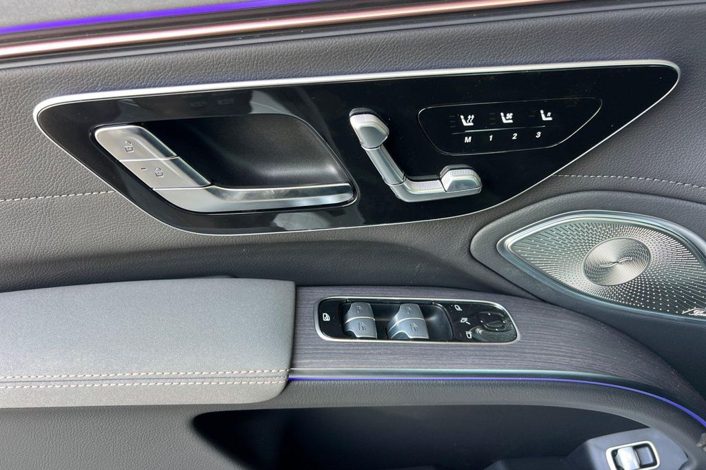 2026 Mercedes-BENZ EQS thumbnail 13